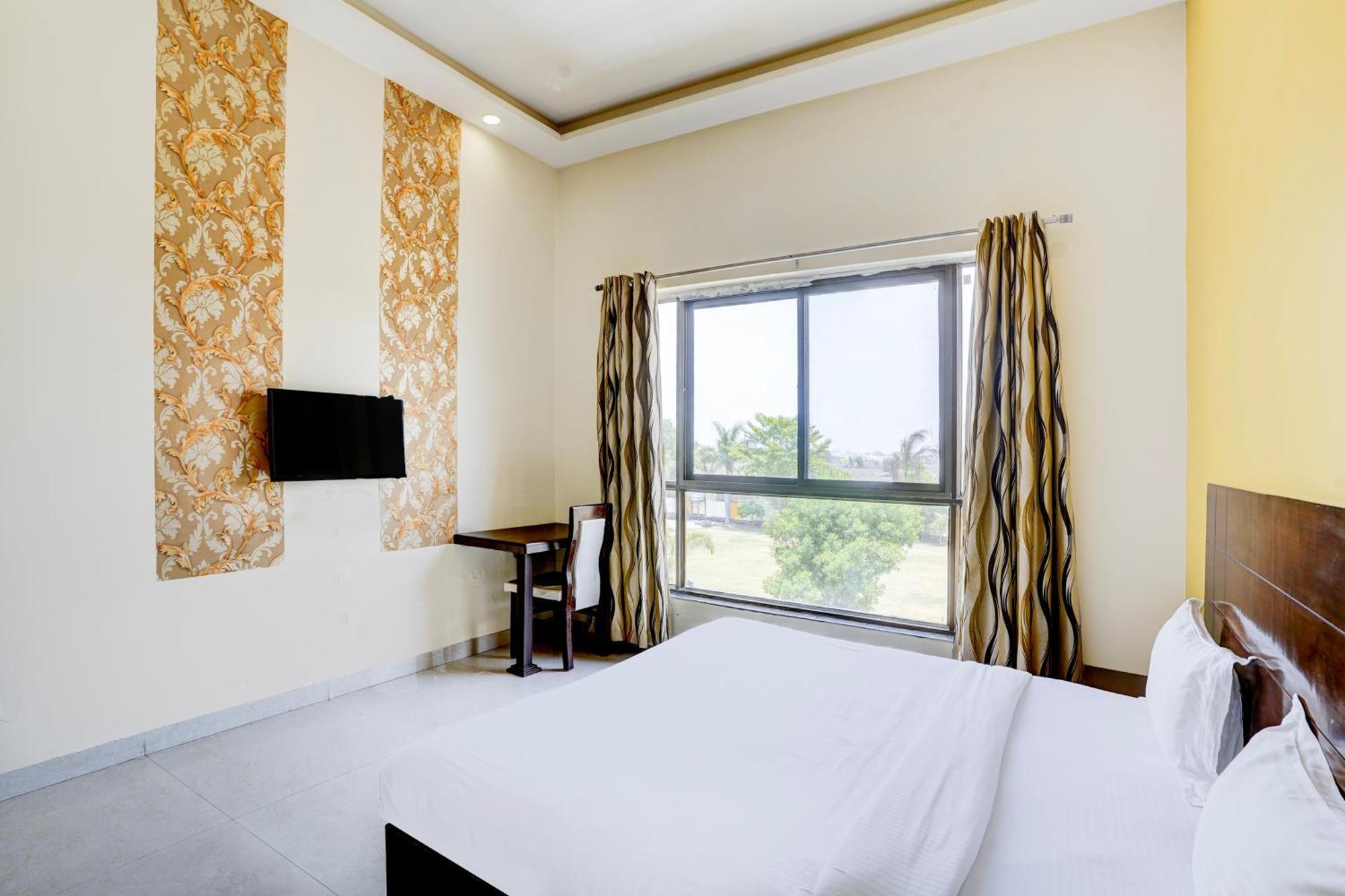 Hotel Amrit Manthan Chittorgarh Dış mekan fotoğraf