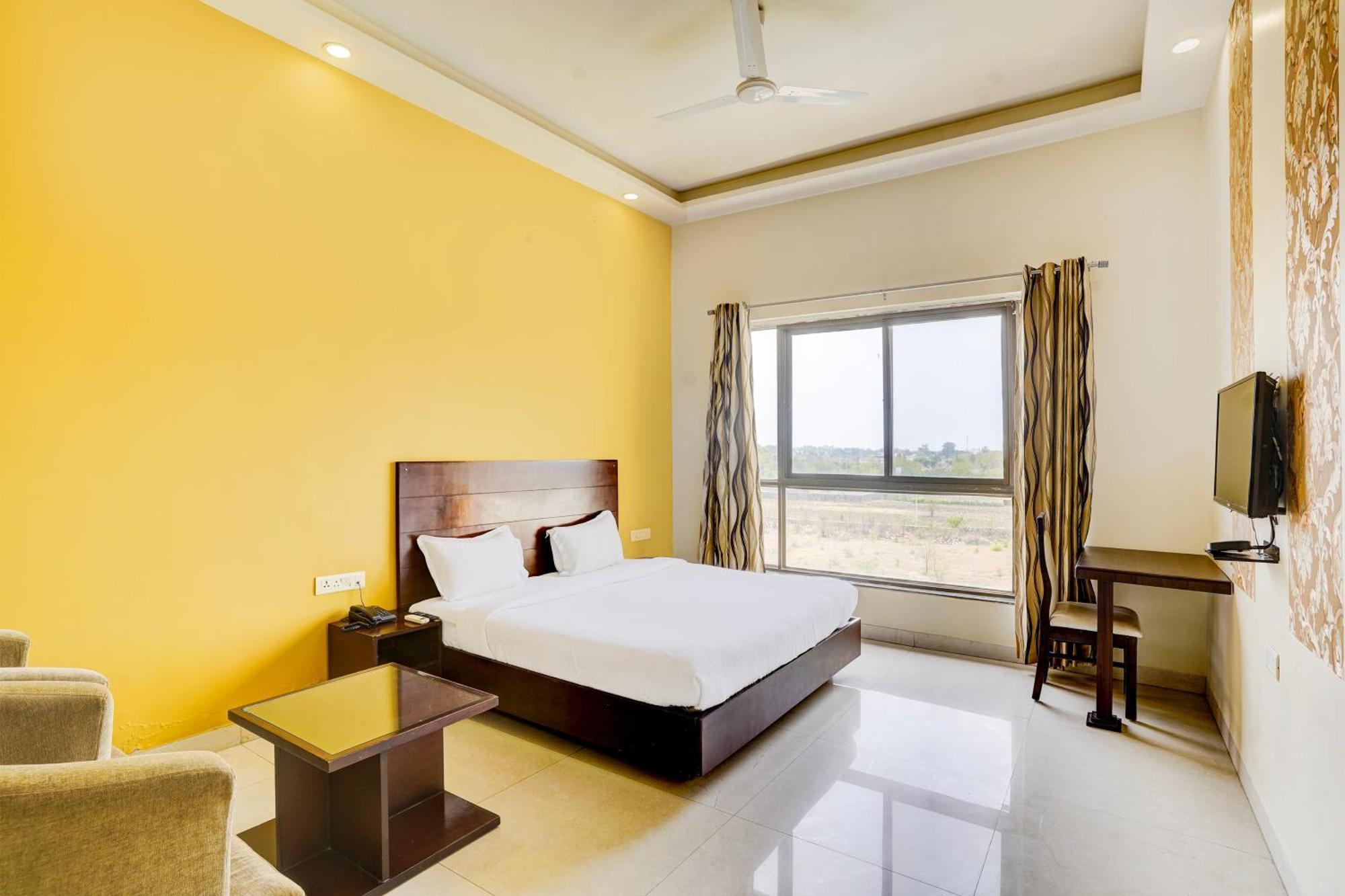 Hotel Amrit Manthan Chittorgarh Dış mekan fotoğraf